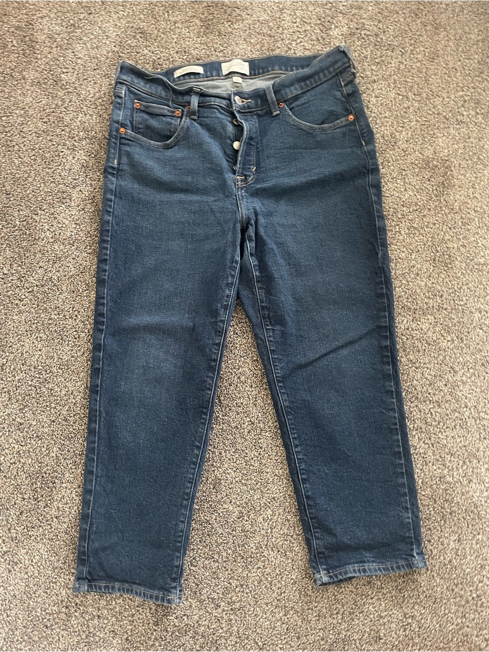 Universal Thread Women's Dark Blue slim Jeans, mid-rise, Size 16 Short